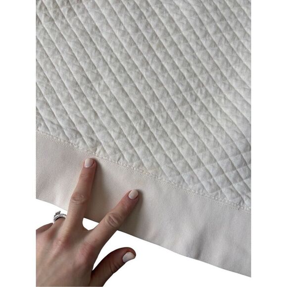 L.L.Bean Women’s Quilted Cream Sweatshirt size M Crewneck - Picture 5 of 10